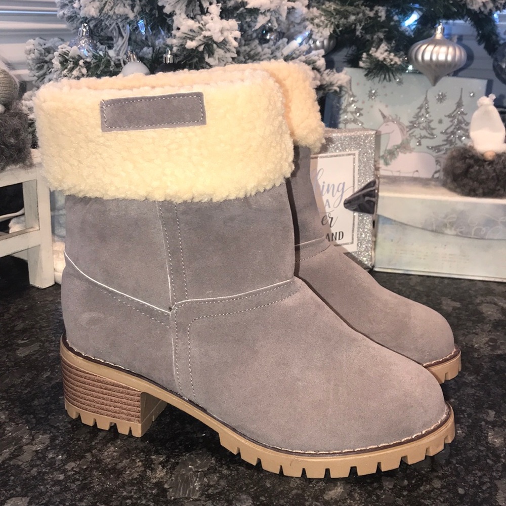 NWOT heeled Sherpa lined gray booties